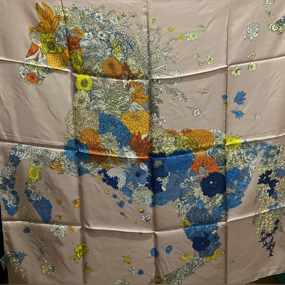 100% Silk Floral Horse Scarf Reversible - Picture 1 of 4